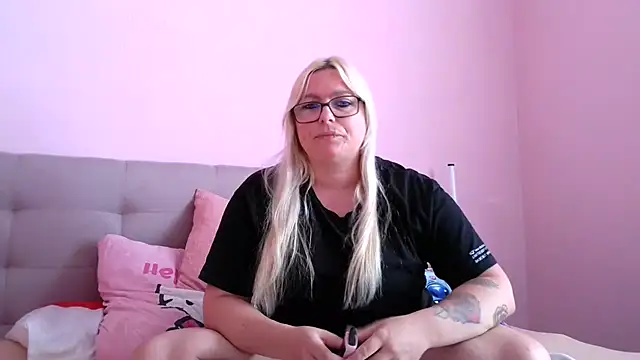 ToyCandyGirl online show from 6, 8, 2026