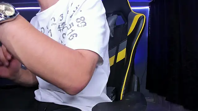 alexgiraldo   online show from 5, 10, 2025