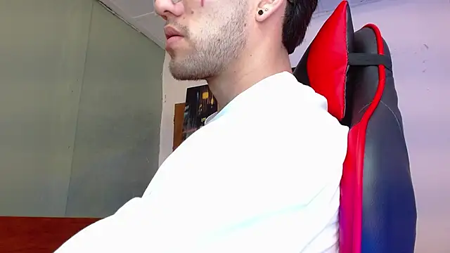 Snapshot of alexgiraldo__ chatting on 3, 6, 2026 alexgiraldo online show from 3, 6, 2026