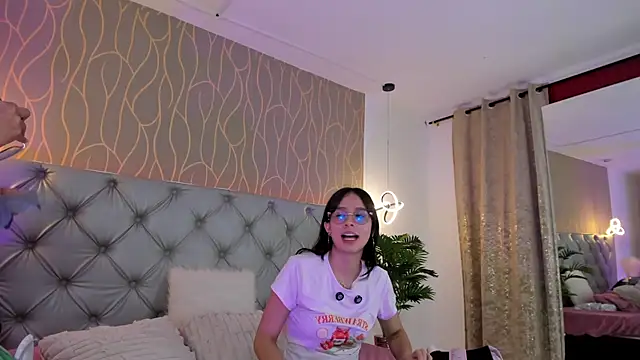 Naughty Couple83 online show from 22, 5, 2026