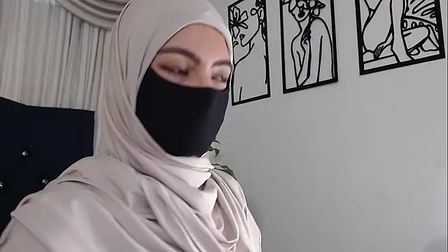 Snapshot of jade_nassar chatting on 17, 10, 2025 jade nassar online show from 17, 10, 2025