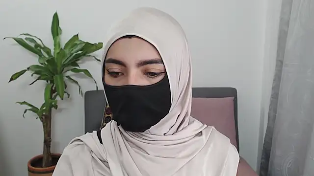 Snapshot of jade_nassar chatting on 26, 10, 2025 jade nassar online show from 26, 10, 2025
