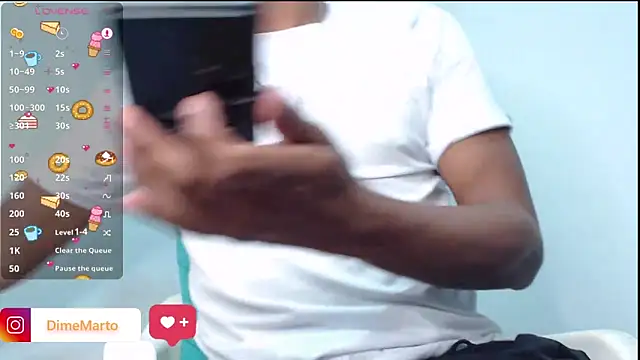 Snapshot of mike_black_22 chatting on 18, 11, 2025 mike black 22 online show from 18, 11, 2025