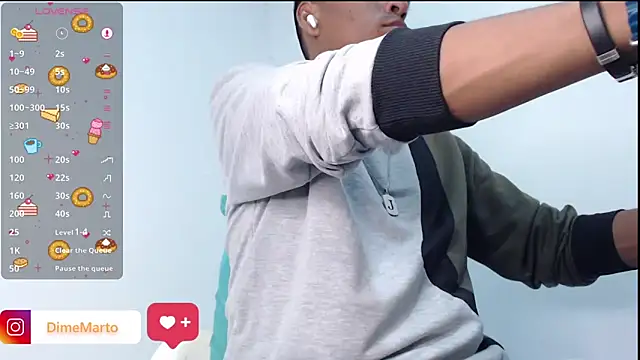 Snapshot of mike_black_22 chatting on 23, 11, 2025 mike black 22 online show from 23, 11, 2025