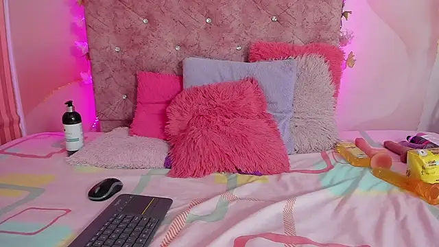 Mila grace  online show from 7, 10, 2025