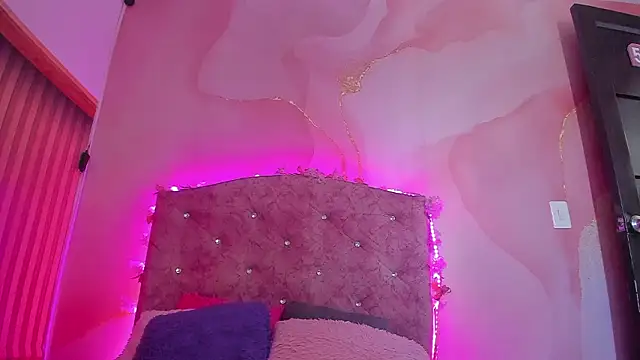 Mila grace  online show from 25, 2, 2026