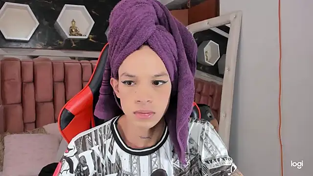 Snapshot of sara_slut21 chatting on 25, 1, 2025 sara slut21 online show from 25, 1, 2025