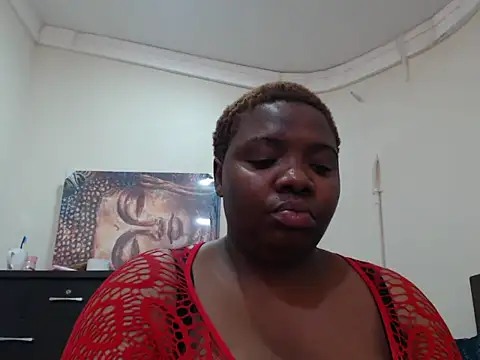 Snapshot of VoluptuousXX5 chatting on 23, 9, 2025 VoluptuousXX5 online show from 23, 9, 2025