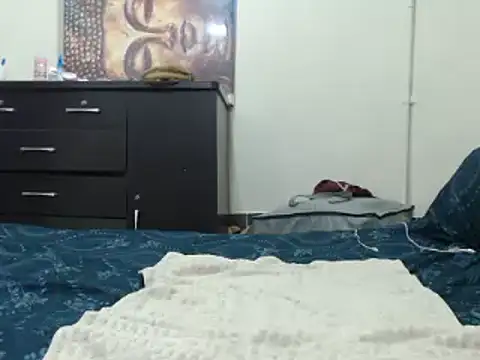 Snapshot of VoluptuousXX5 chatting on 10, 10, 2025 VoluptuousXX5 online show from 10, 10, 2025