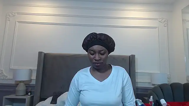 Snapshot of NatashaSilver chatting on 24, 11, 2025 NatashaSilver online show from 24, 11, 2025