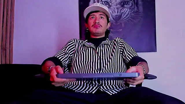 DimitriDeluxe online show from 8, 9, 2025