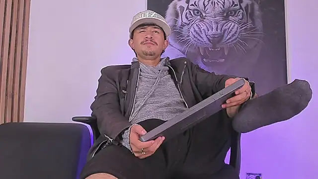 DimitriDeluxe online show from 28, 9, 2025