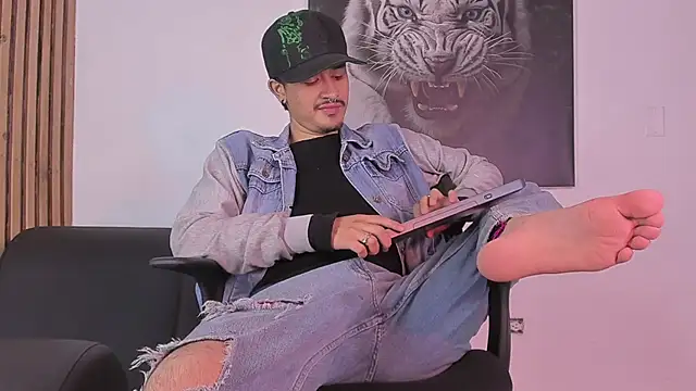 DimitriDeluxe online show from 4, 10, 2025