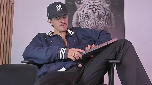 DimitriDeluxe online show from 6, 10, 2025