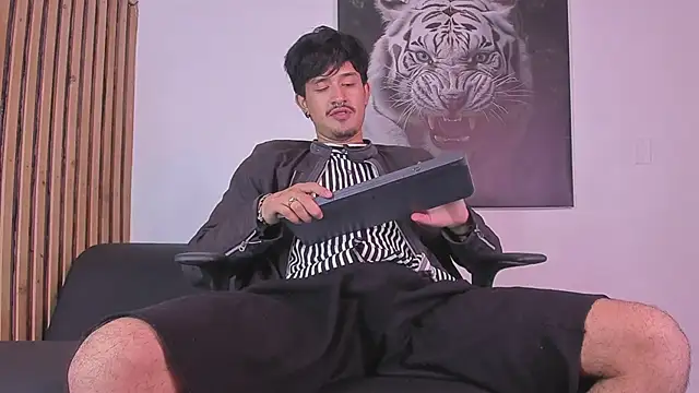 DimitriDeluxe online show from 7, 10, 2025