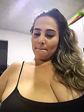 Snapshot of dayana2021 chatting on 8, 11, 2025 dayana2021 online show from 8, 11, 2025