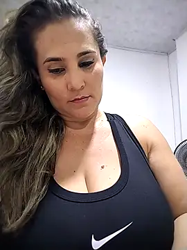 Snapshot of dayana2021 chatting on 22, 11, 2025 dayana2021 online show from 22, 11, 2025