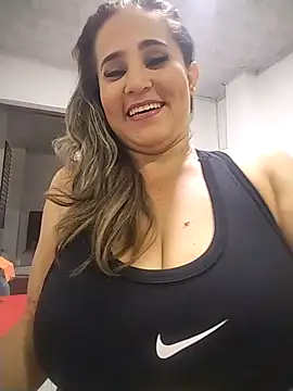 Snapshot of dayana2021 chatting on 1, 12, 2025 dayana2021 online show from 1, 12, 2025