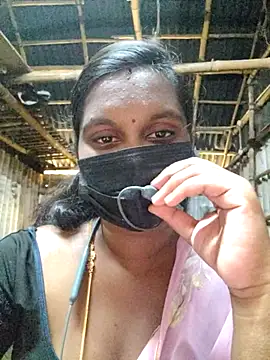 Snapshot of Tamildivya18 chatting on 10, 10, 2025 Tamildivya18 online show from 10, 10, 2025