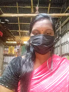 Snapshot of Tamildivya18 chatting on 17, 10, 2025 Tamildivya18 online show from 17, 10, 2025