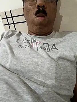 Snapshot of moonflower25 chatting on 2, 10, 2025 moonflower25 online show from 2, 10, 2025