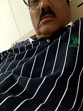 Snapshot of moonflower25 chatting on 17, 10, 2025 moonflower25 online show from 17, 10, 2025