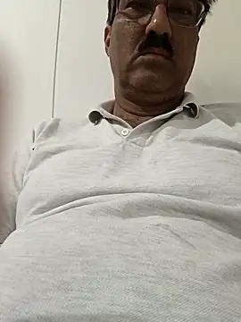 Snapshot of moonflower25 chatting on 24, 10, 2025 moonflower25 online show from 24, 10, 2025