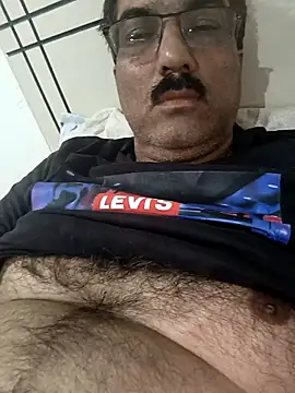 Snapshot of moonflower25 chatting on 26, 10, 2025 moonflower25 online show from 26, 10, 2025