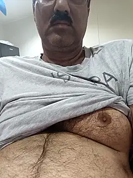 Snapshot of moonflower25 chatting on 29, 10, 2025 moonflower25 online show from 29, 10, 2025