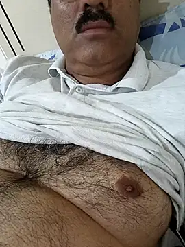 Snapshot of moonflower25 chatting on 4, 11, 2025 moonflower25 online show from 4, 11, 2025