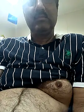 Snapshot of moonflower25 chatting on 8, 11, 2025 moonflower25 online show from 8, 11, 2025