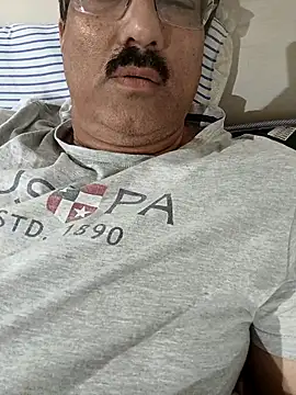 Snapshot of moonflower25 chatting on 8, 11, 2025 moonflower25 online show from 8, 11, 2025