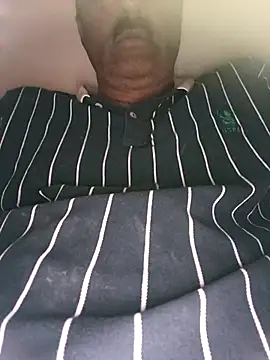 Snapshot of moonflower25 chatting on 14, 11, 2025 moonflower25 online show from 14, 11, 2025