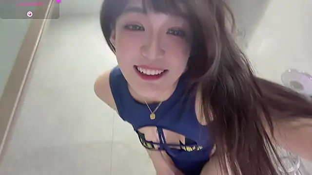 Snapshot of Yaya--728 chatting on 29, 10, 2025 Yaya--728 online show from 29, 10, 2025