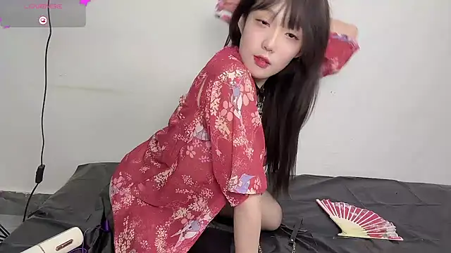 Snapshot of Yaya--728 chatting on 31, 10, 2025 Yaya--728 online show from 31, 10, 2025