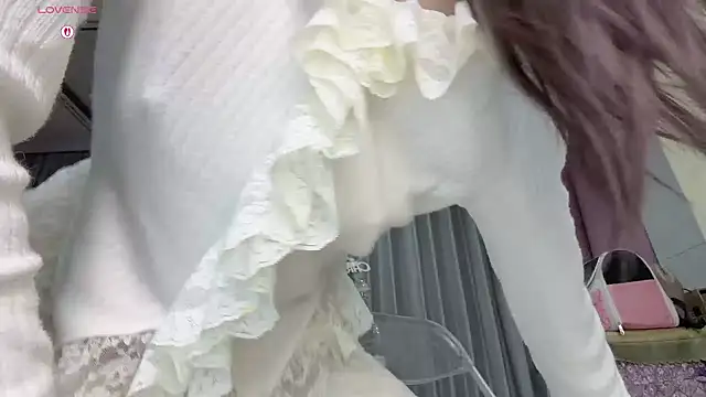 Snapshot of Yaya--728 chatting on 1, 4, 2026 Yaya--728 online show from 1, 4, 2026