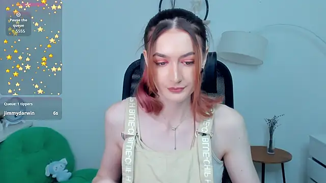 Snapshot of EasterBlink chatting on 18, 12, 2025 EasterBlink online show from 18, 12, 2025