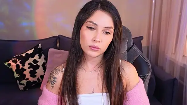 CarolineGuthrie online show from 6, 3, 2026