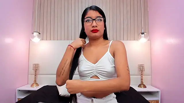 Snapshot of MelanyWayne_ chatting on 4, 5, 2026 MelanyWayne online show from 4, 5, 2026