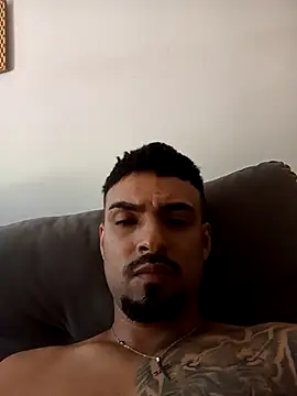 Snapshot of nnyzinho17 chatting on 18, 12, 2025 nnyzinho17 online show from 18, 12, 2025