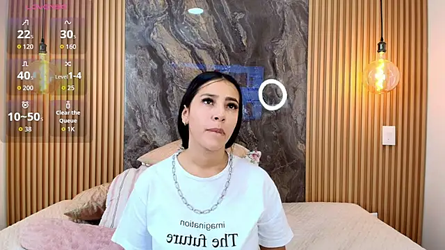 Snapshot of Alana-Jones chatting on 11, 11, 2025 Alana-Jones online show from 11, 11, 2025