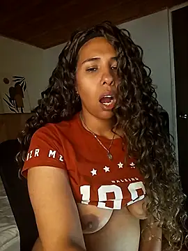 IVONNE COLLINS33 online show from 4, 11, 2025