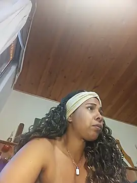 Snapshot of IVONNE_COLLINS33 chatting on 20, 12, 2025 IVONNE COLLINS33 online show from 20, 12, 2025