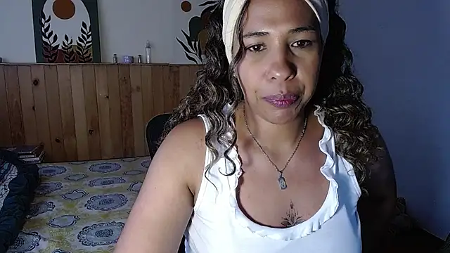 Snapshot of IVONNE_COLLINS33 chatting on 13, 1, 2026 IVONNE COLLINS33 online show from 13, 1, 2026