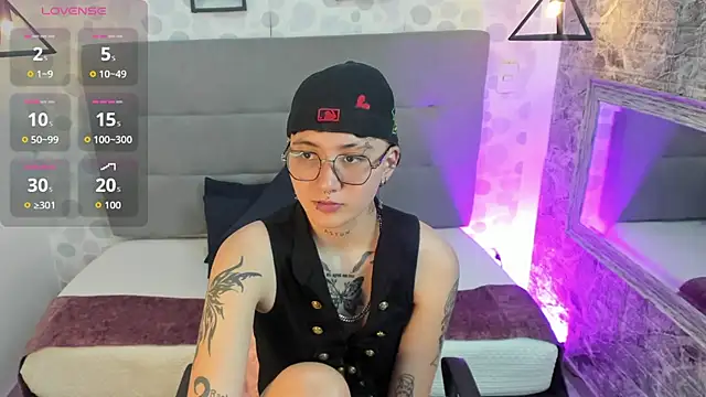 emahills  axelrose online show from 18, 10, 2025