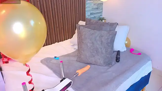 Snapshot of Miagomezx chatting on 15, 2, 2026 Miagomezx online show from 15, 2, 2026