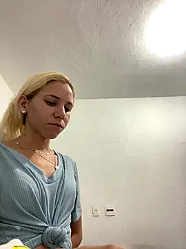 Bruna551 online show from 15, 12, 2025