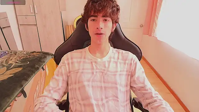 Snapshot of Nude_Boy18 chatting on 11, 9, 2025 Nude Boy18 online show from 11, 9, 2025