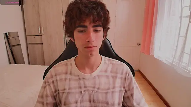 Snapshot of Nude_Boy18 chatting on 17, 9, 2025 Nude Boy18 online show from 17, 9, 2025