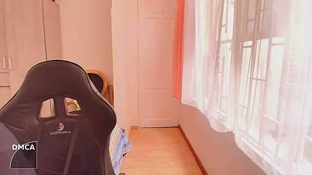 Snapshot of Nude_Boy18 chatting on 5, 10, 2025 Nude Boy18 online show from 5, 10, 2025